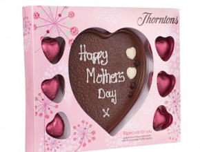 Choc_Plaque_with_truffle_hearts_180g_angled
